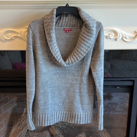 Comfy Sweater Gray Sequin Collar Plunge Neck Roomy Womens Medium - Picture 9 of 16